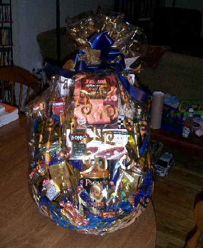 quite a lovely Italian themed basket of food goodies